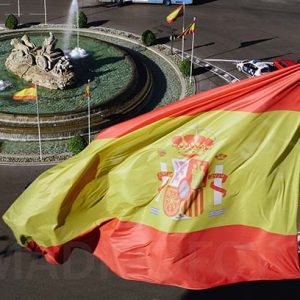 Cibeles y la bandera