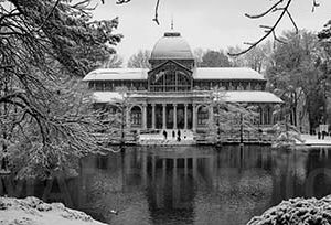Palacio de Cristal del Retiro nevado.